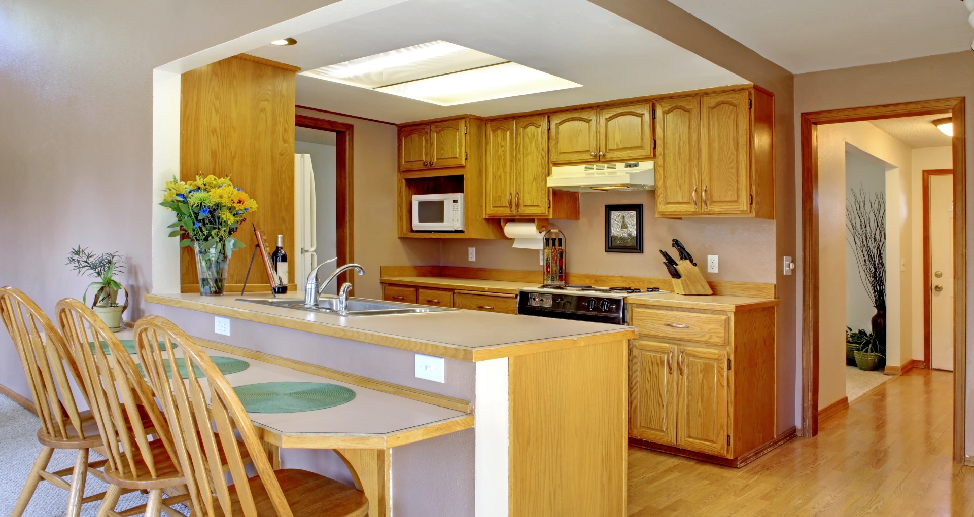 clean-home-wet-bar-and-kitchen-in-needham-ma